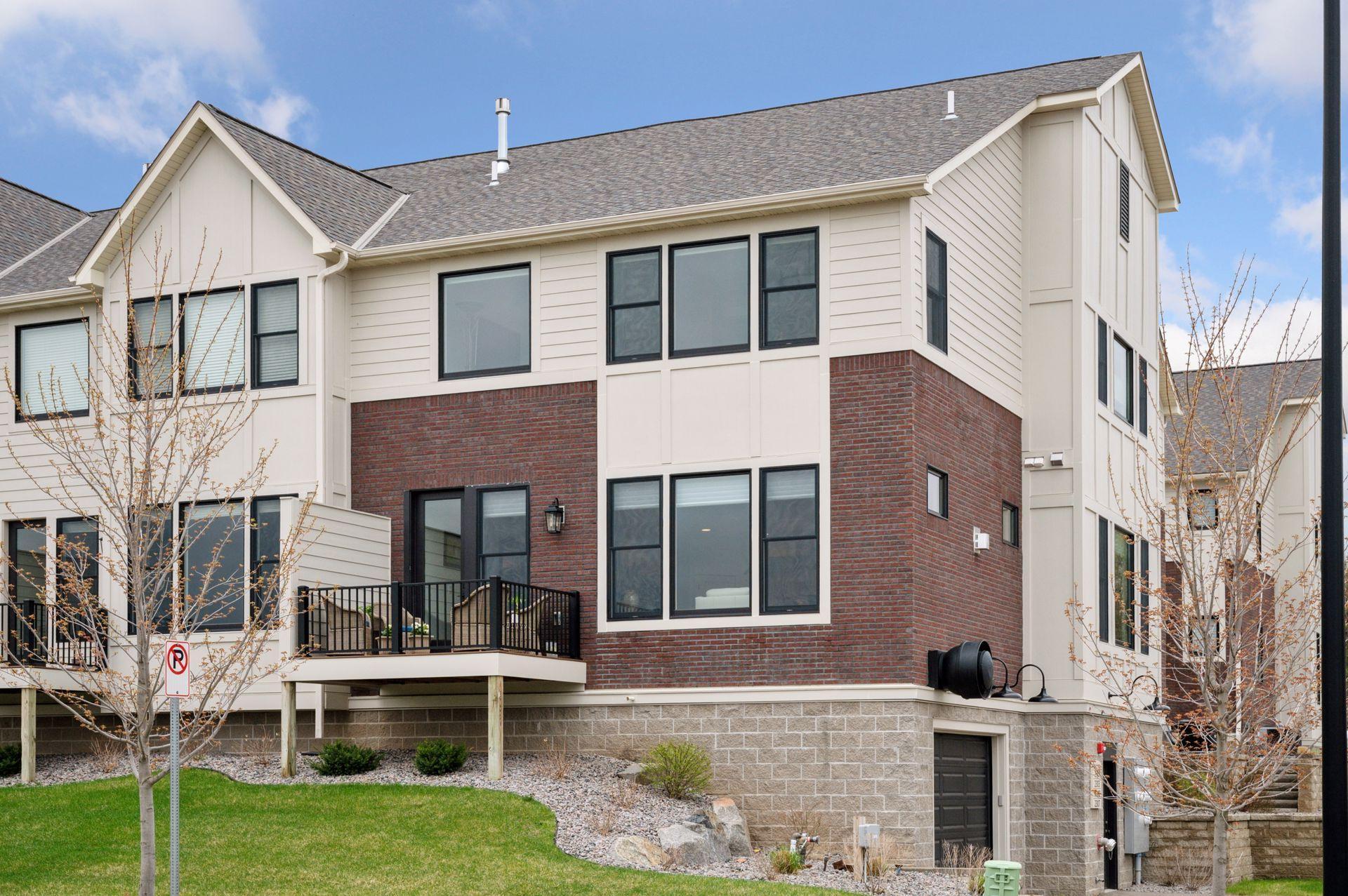 2301 Simply Living Lane