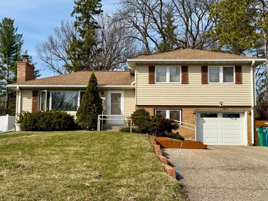 Photo of 3645 Robinwood Ter Ter, Minnetonka, MN 55305 (MLS # 7047486)