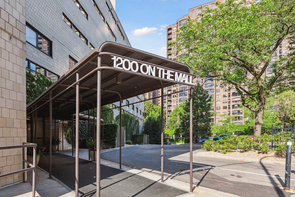 Photo of 1200 Nicollet Mall #911, Minneapolis, MN 55403 (MLS # 7093002)