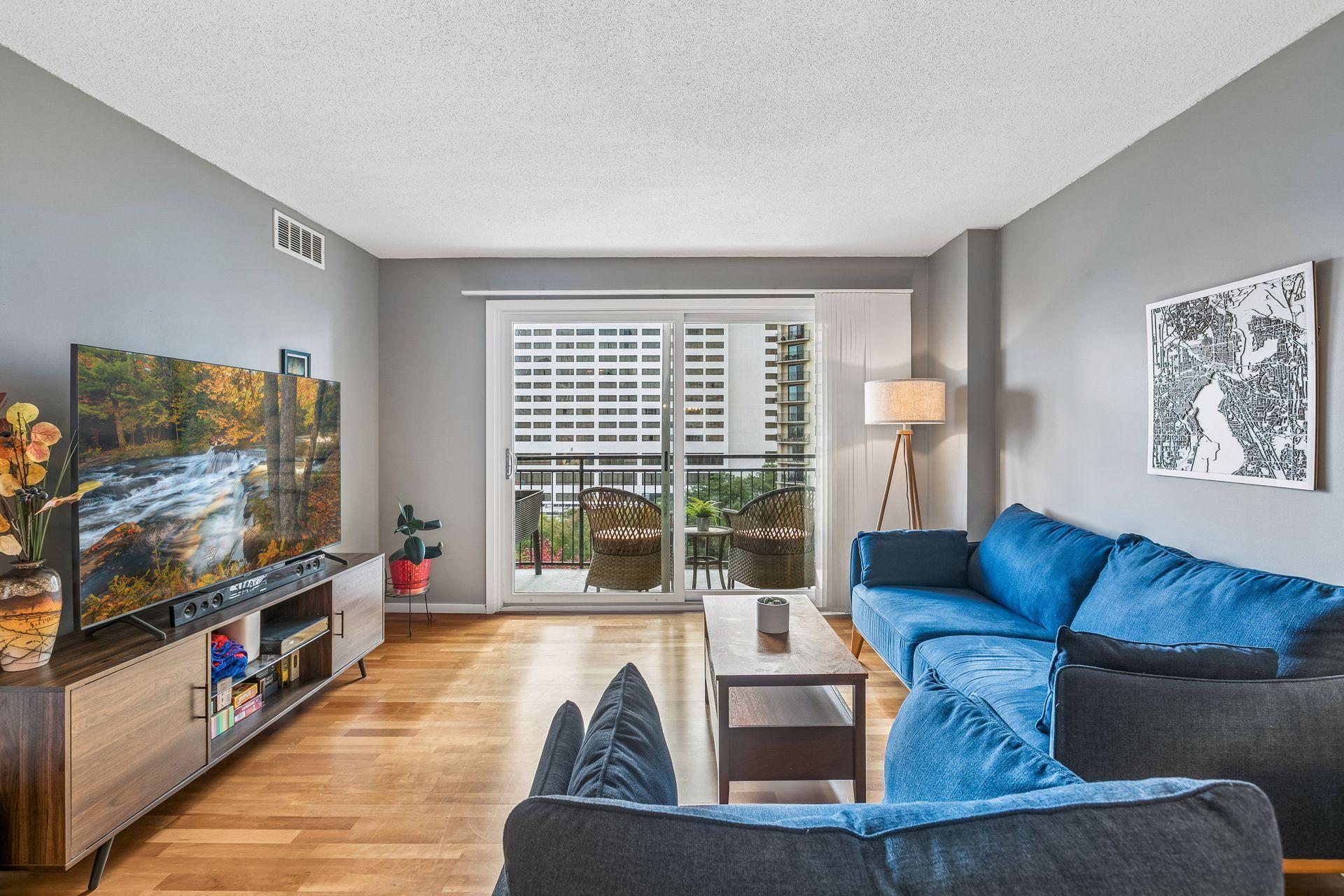1200 Nicollet Mall 911