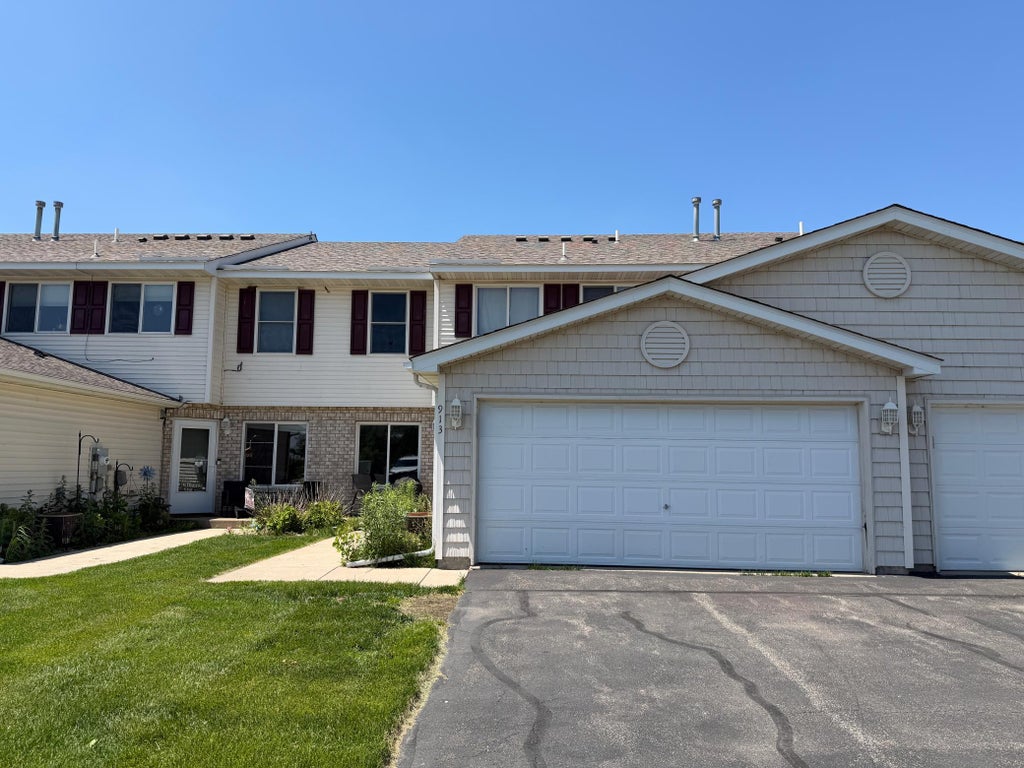 Photo of 913 Serenity Circle, Norwood Young America, MN 55397 (MLS # 7149616)