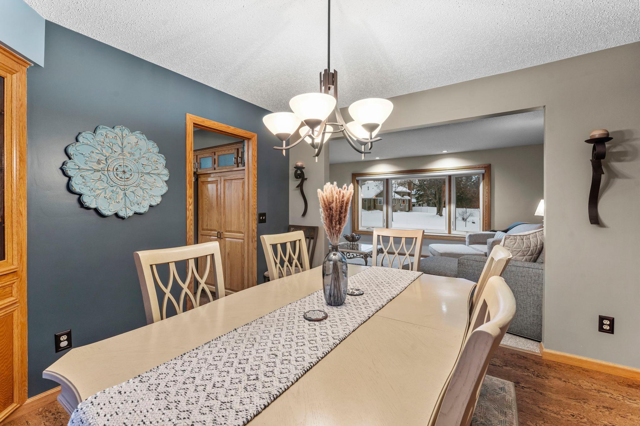 4890 Cottonwood Lane N