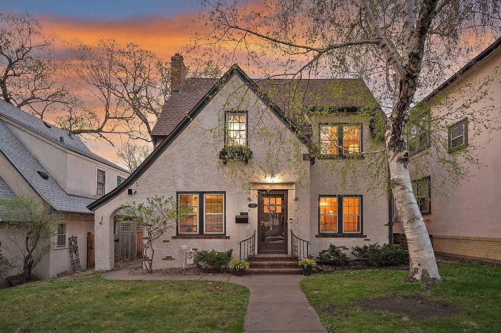Photo of 2103 Saint Clair Avenue, Saint Paul, MN 55105 (MLS # 7046199)
