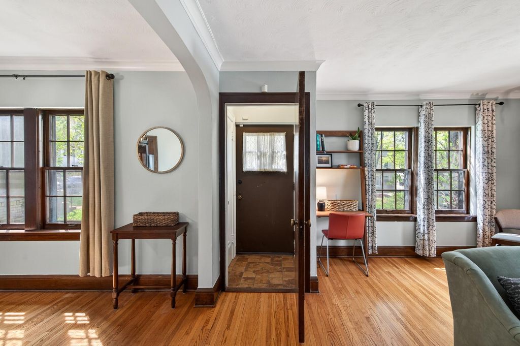 Photo of 2103 Saint Clair Avenue, Saint Paul, MN 55105 (MLS # 7046199)