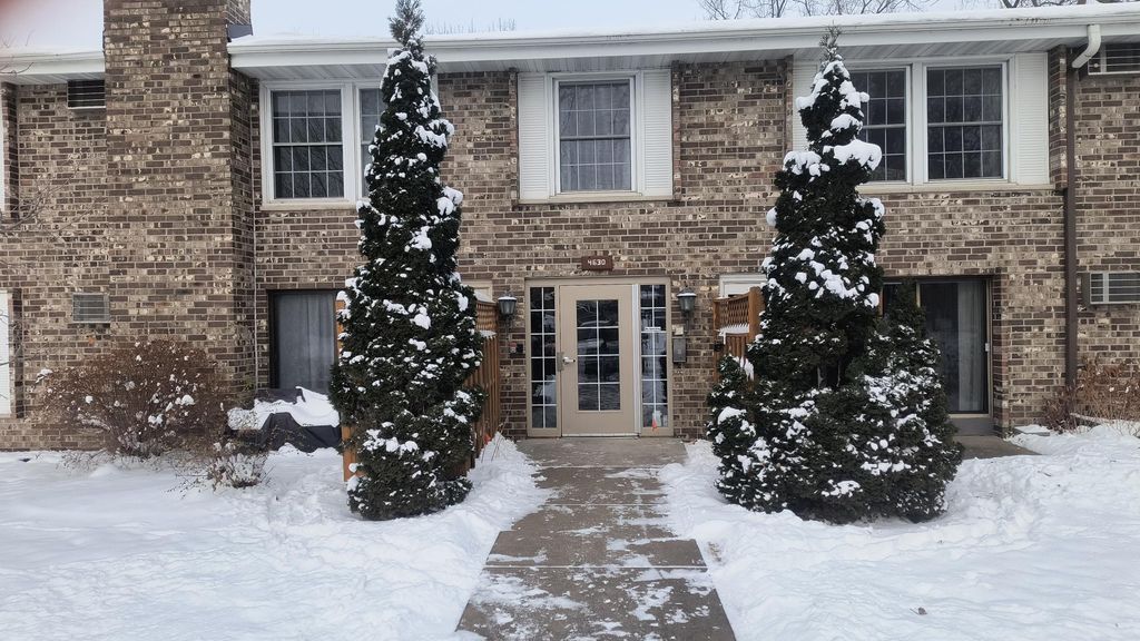Photo of 4630 Cedar Lake Road S #2, Saint Louis Park, MN 55416 (MLS # 6826104)