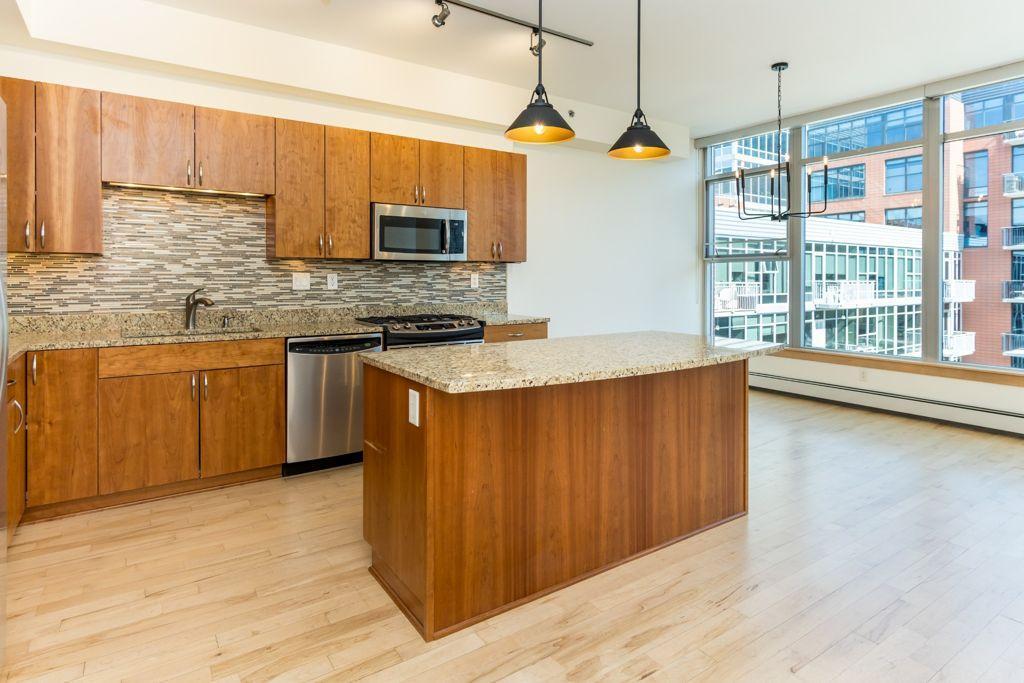 215 10th Avenue S 729