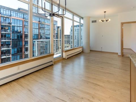 215 10th Avenue S 729 Minneapolis MN 55415
