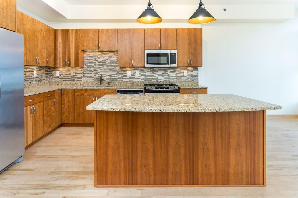 215 10th Avenue S 729
