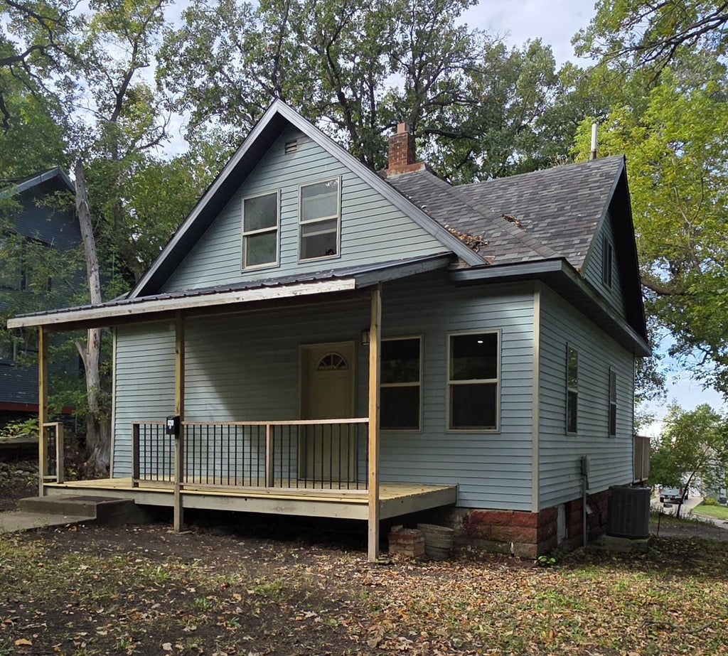 Photo of 828 4th Avenue SW, Valley City, ND 58072 (MLS # 7147471)