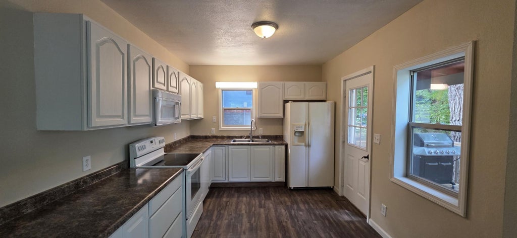 Photo of 828 4th Avenue SW, Valley City, ND 58072 (MLS # 7147471)
