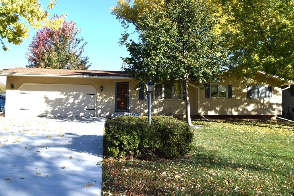 Photo of 6016 79th Avenue N, Brooklyn Park, MN 55443 (MLS # 6823391)