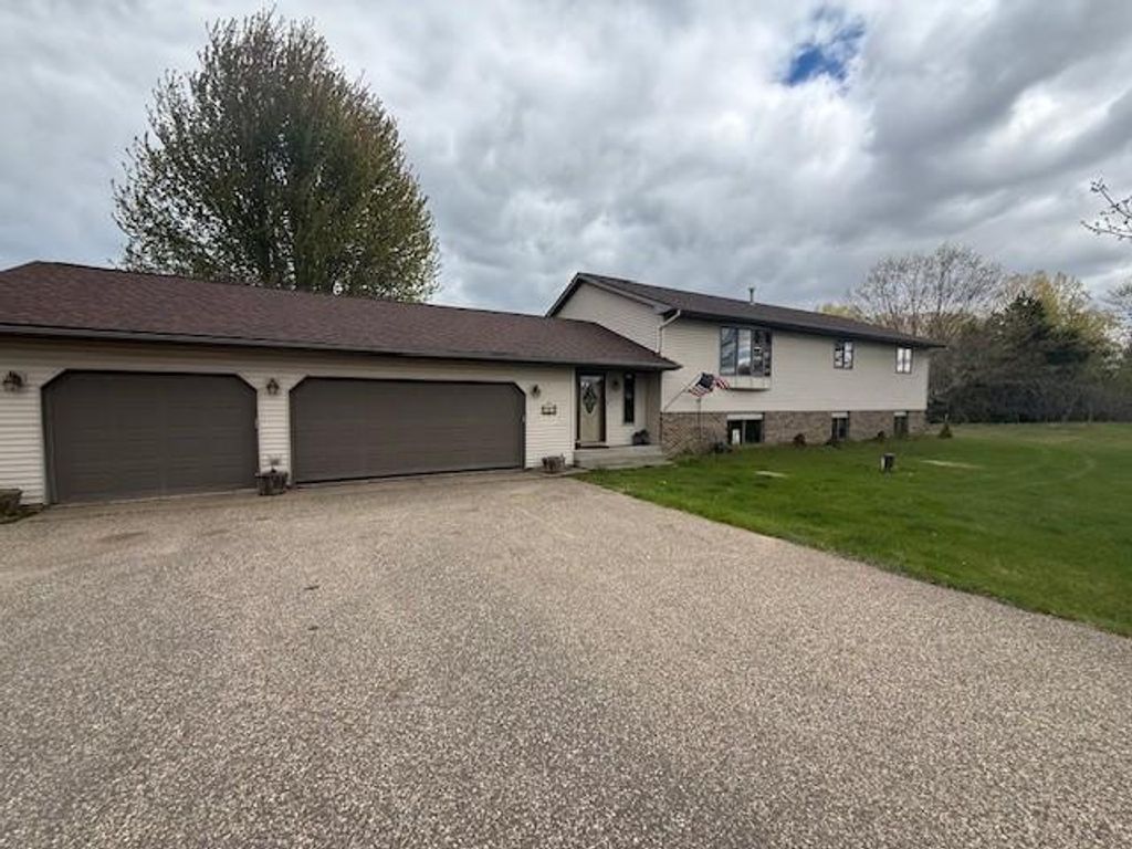 Photo of 508 Little Orchard Road, Hudson, WI 54016 (MLS # 7063458)