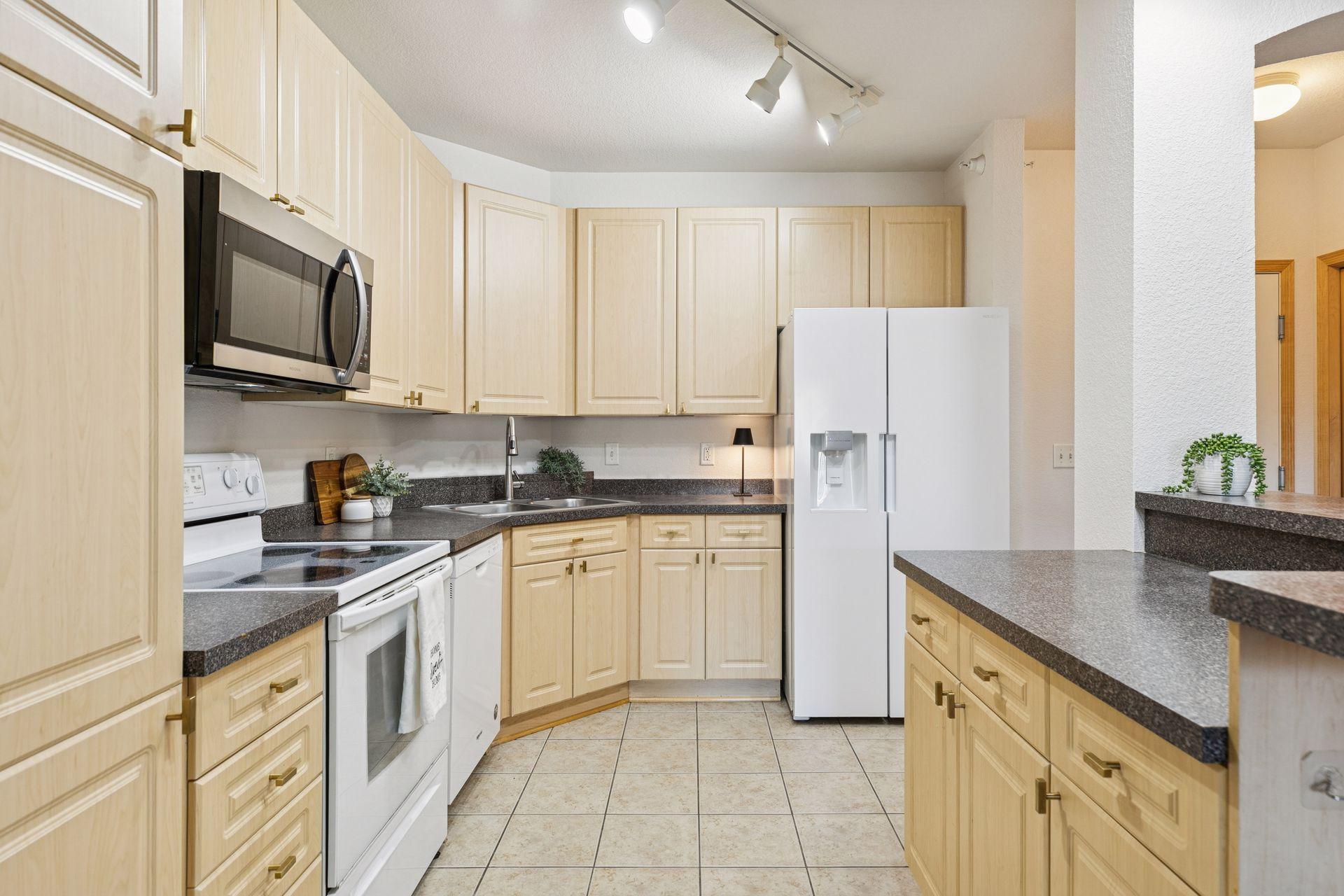 1800 Graham Avenue 325