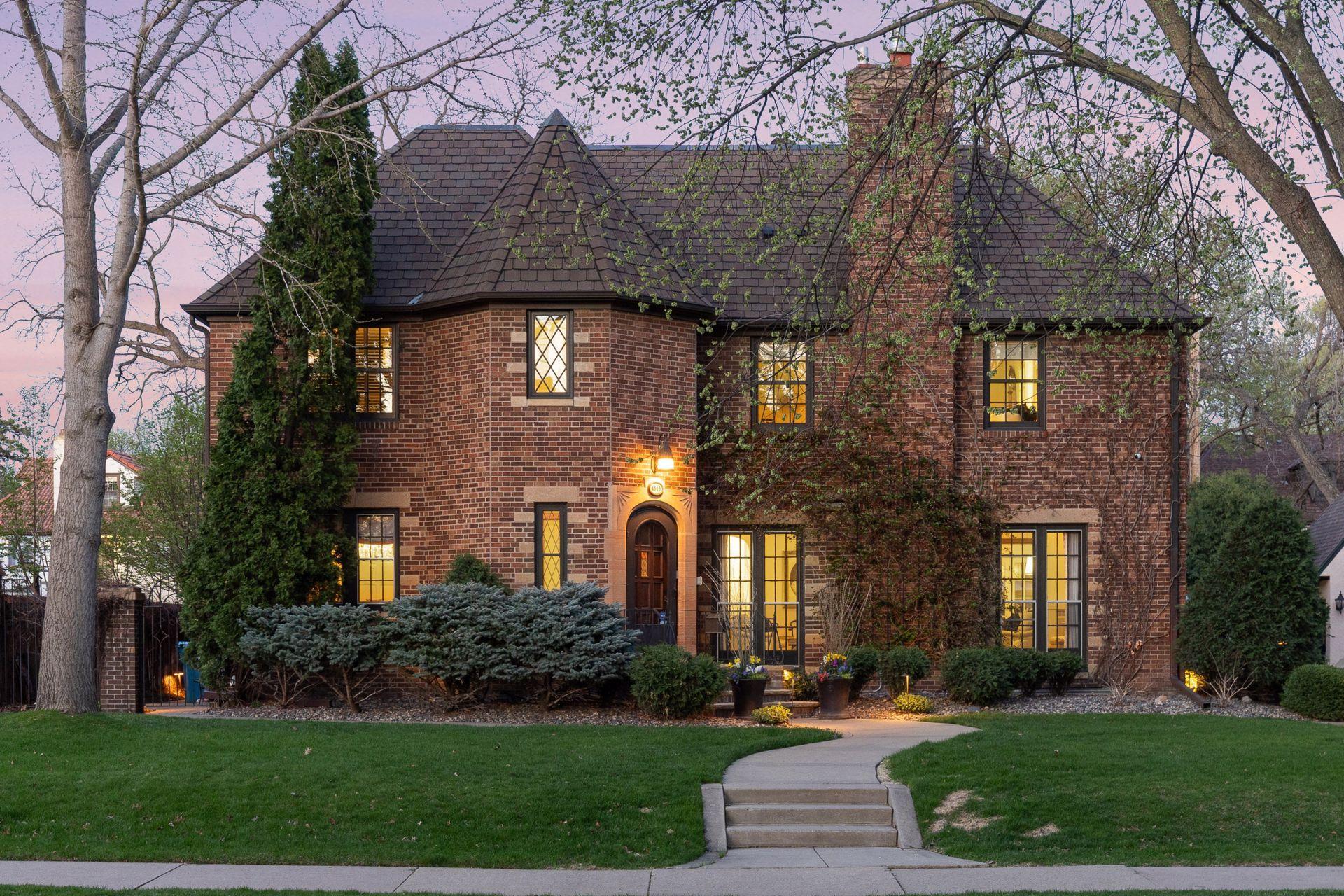 4513 Edina Boulevard