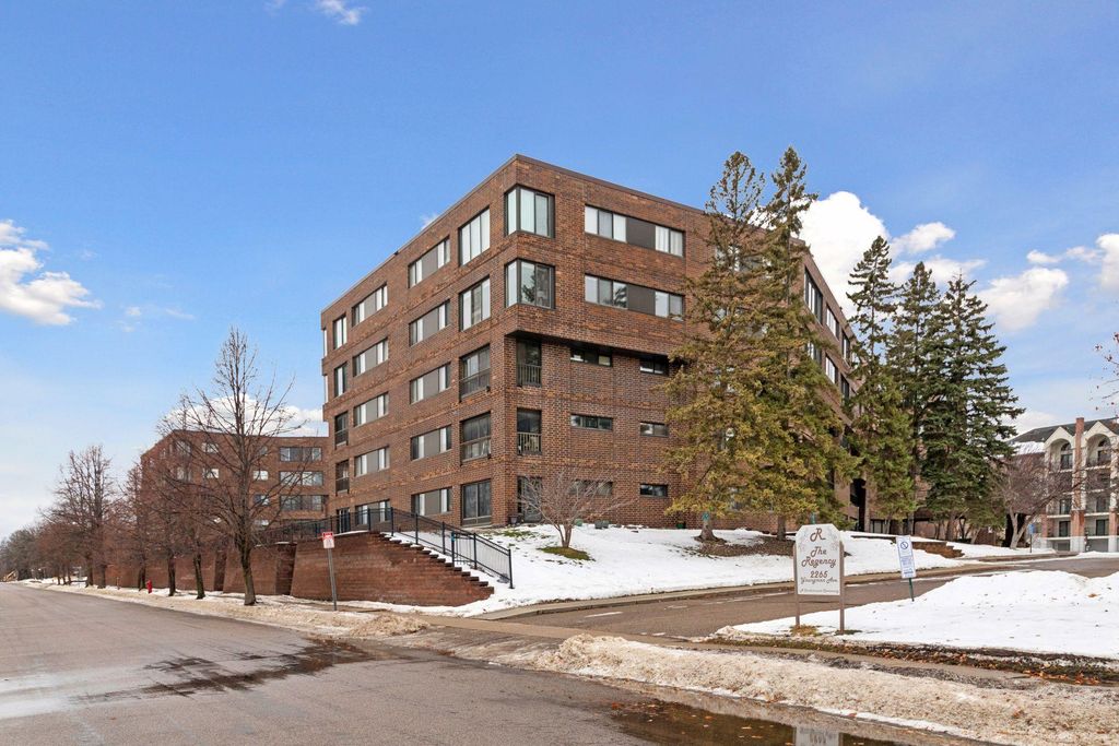Photo of 2265 Youngman Avenue #403E, Saint Paul, MN 55116 (MLS # 6824665)