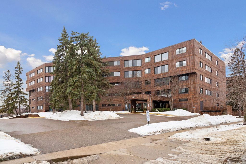 Photo of 2265 Youngman Avenue #403E, Saint Paul, MN 55116 (MLS # 6824665)