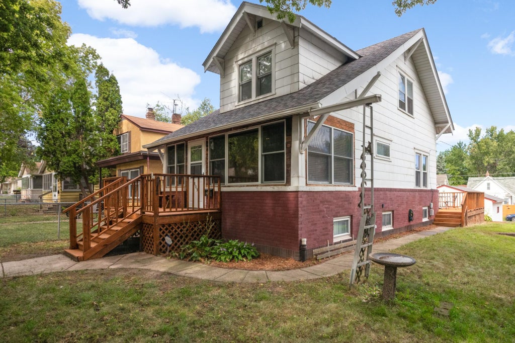 Photo of 809 Minnehaha Avenue W, Saint Paul, MN 55104 (MLS # 7145944)