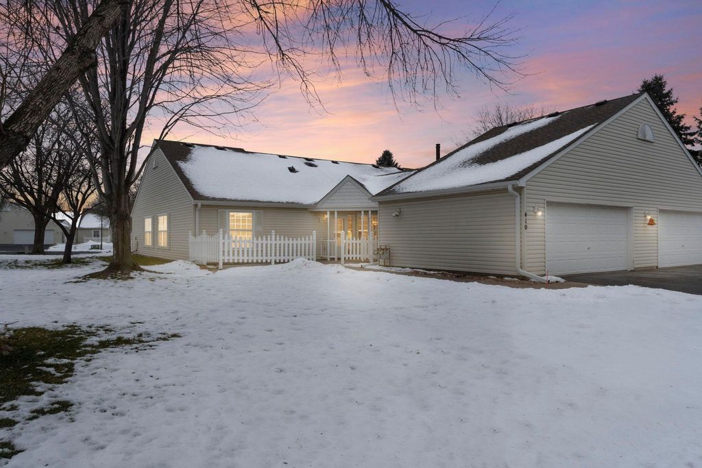 Photo of 410 Sarazin Street, Shakopee, MN 55379 (MLS # 7001501)