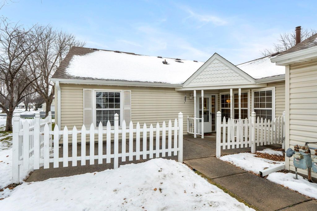 Photo of 410 Sarazin Street, Shakopee, MN 55379 (MLS # 7001501)