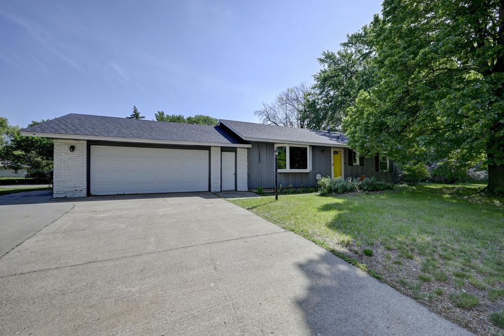 Photo of 11353 Swallow Street NW, Coon Rapids, MN 55433 (MLS # 7080829)