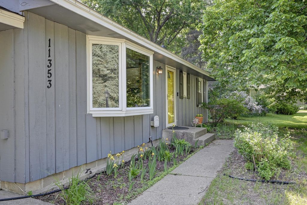 Photo of 11353 Swallow Street NW, Coon Rapids, MN 55433 (MLS # 7080829)