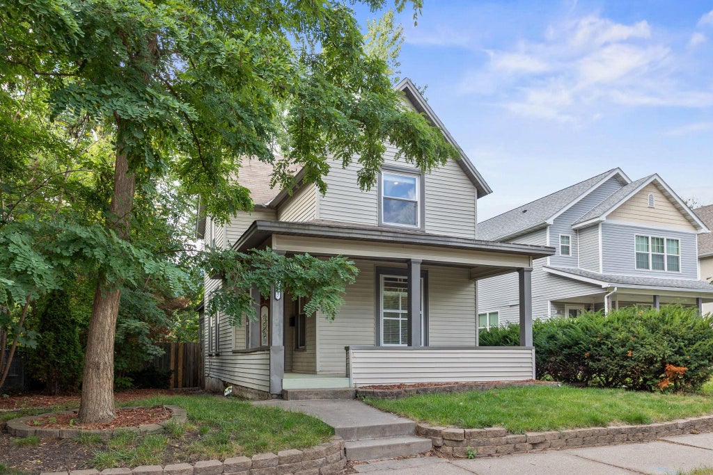 Photo of 2927 Girard Avenue N, Minneapolis, MN 55411 (MLS # 7166070)