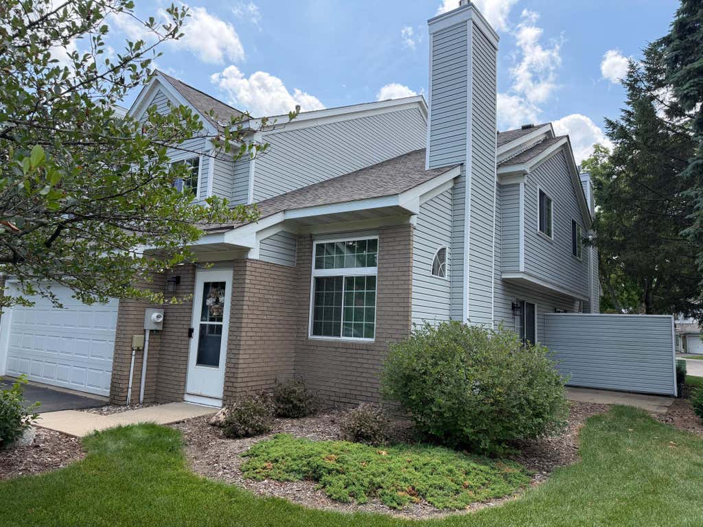 Photo of 510 Lovell Avenue #4, Roseville, MN 55113 (MLS # 7087821)