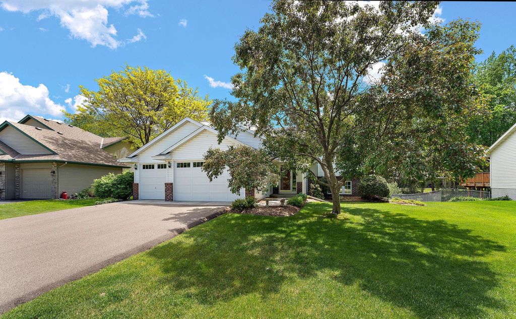Photo of 282 101st Court NE, Blaine, MN 55434 (MLS # 7074628)