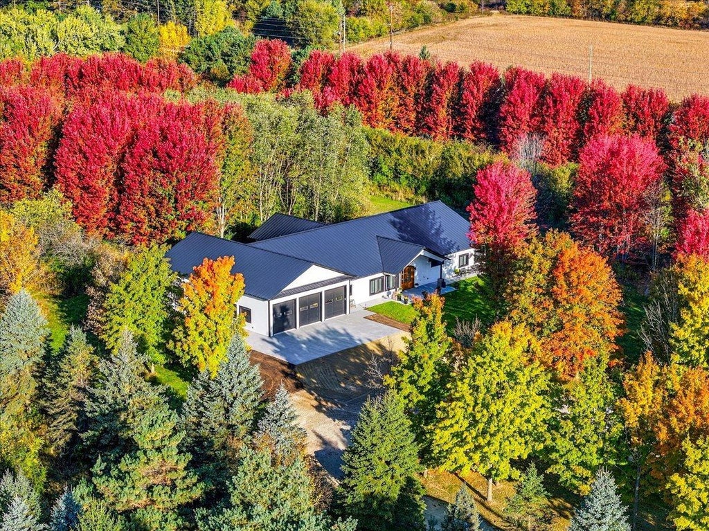Photo of 2221 County Rd DD, Baldwin, WI 54002 (MLS # 7158102)