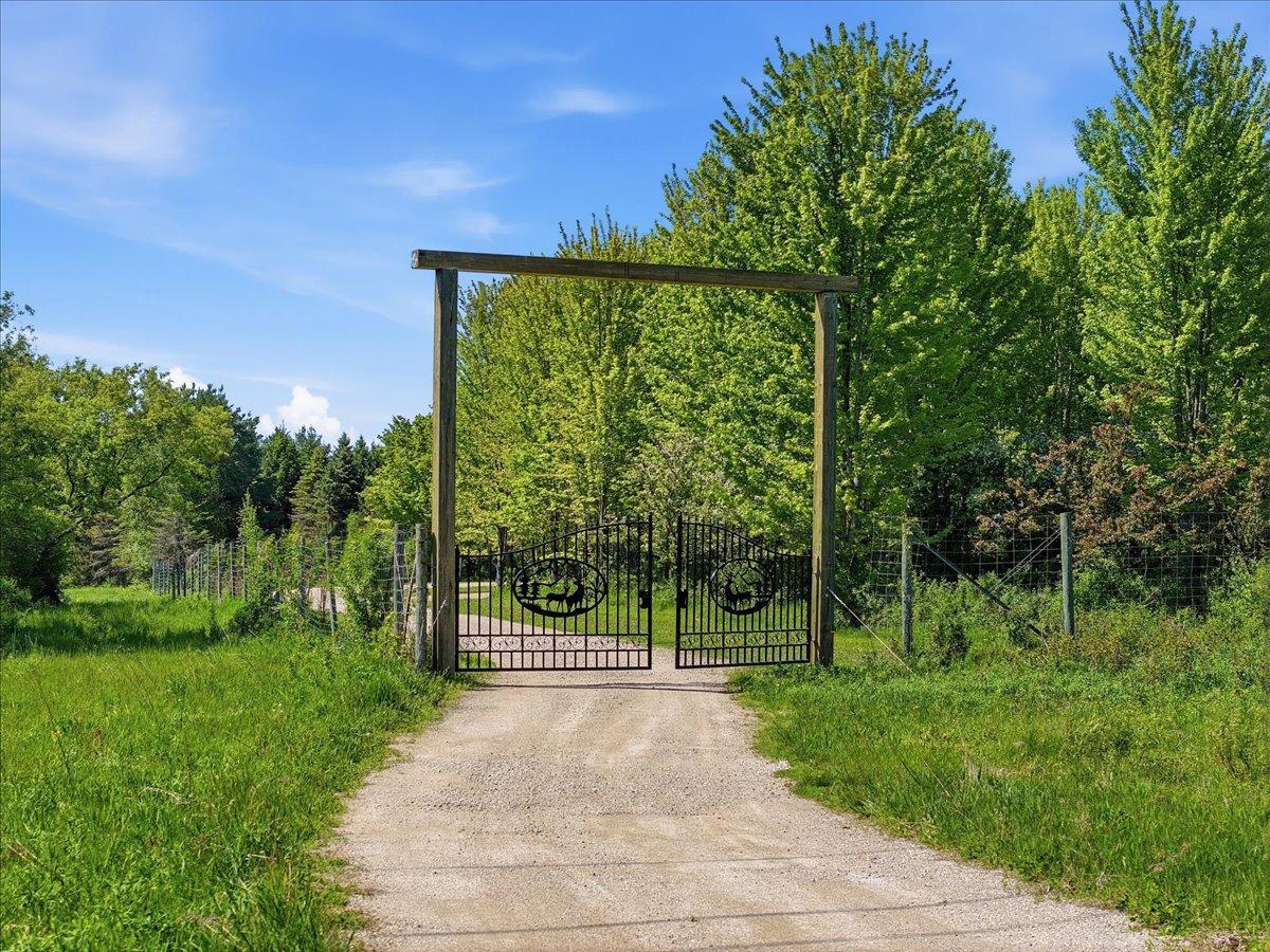 2221 County Rd DD