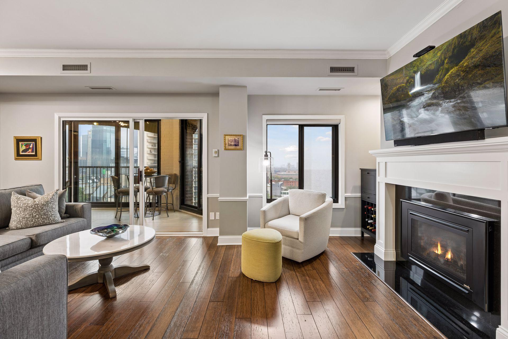 1235 Yale Place 1307