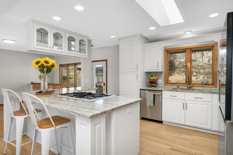 5124 Heritage Hills Drive Bloomington MN 55437