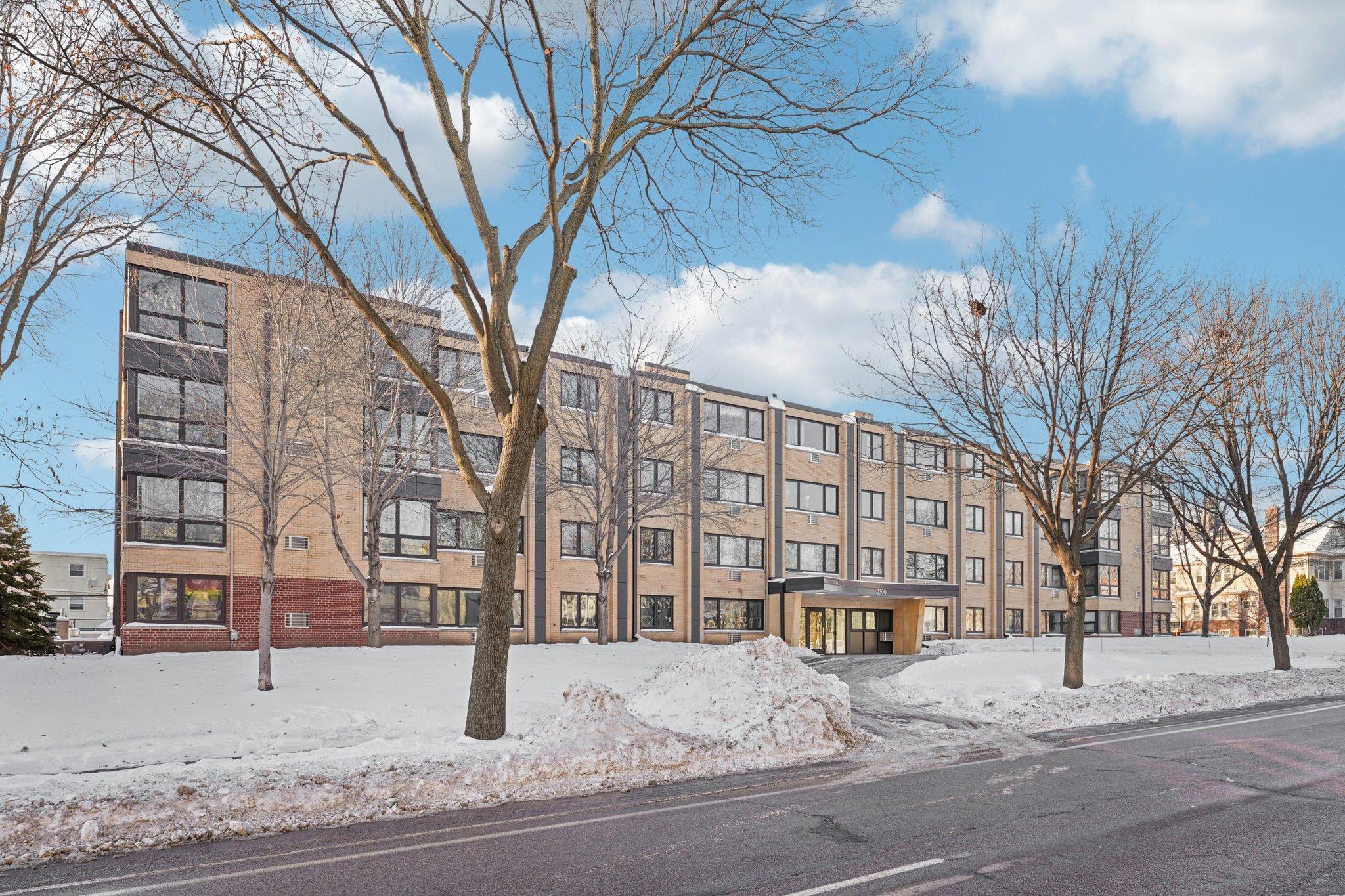 2500 Blaisdell Avenue 211