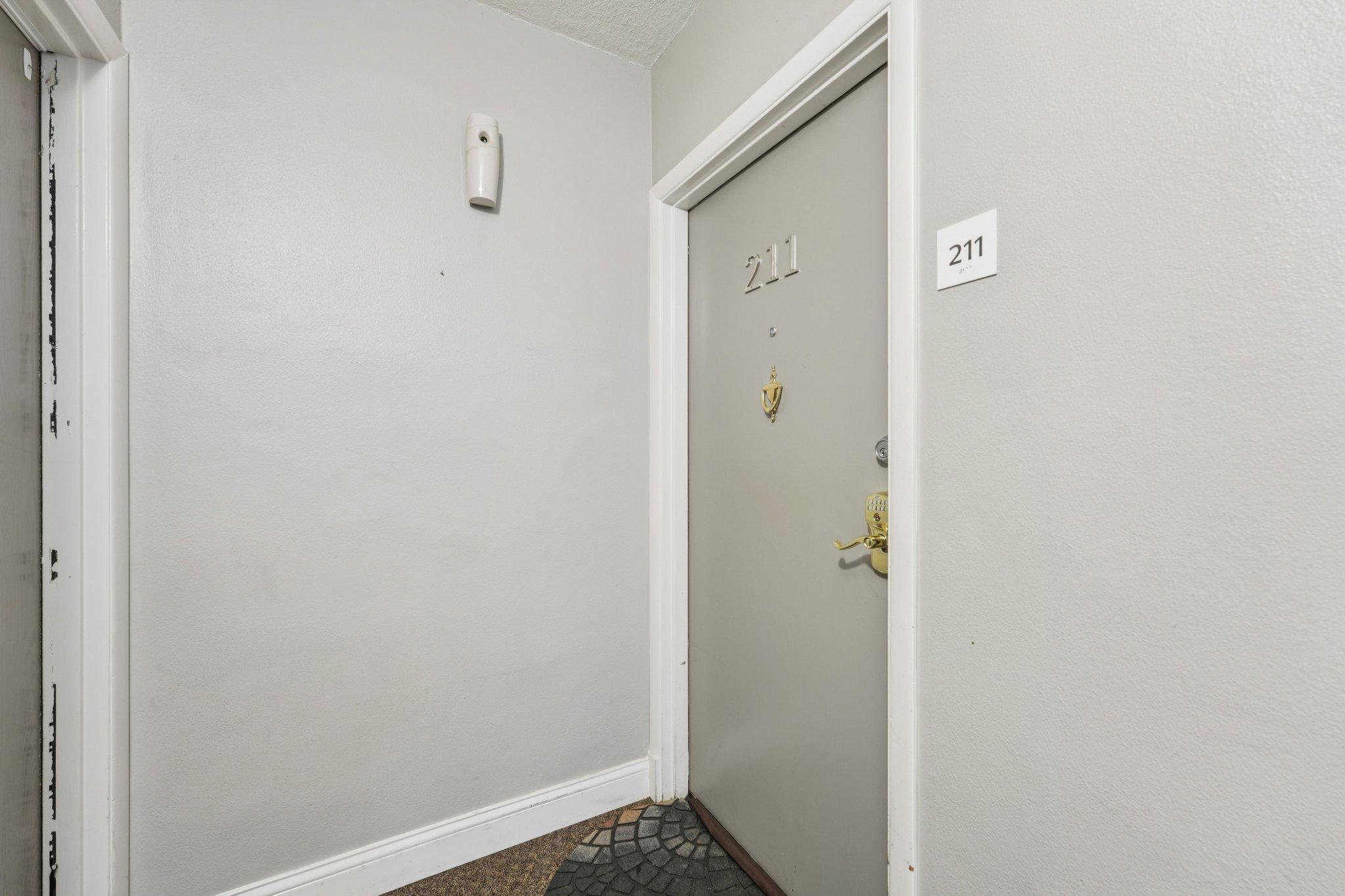 2500 Blaisdell Avenue 211