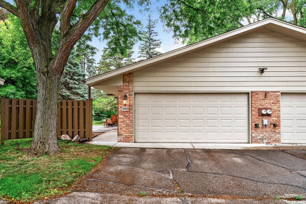 Photo of 9609 Lonsdale Circle, Minnetonka, MN 55305 (MLS # 7089698)