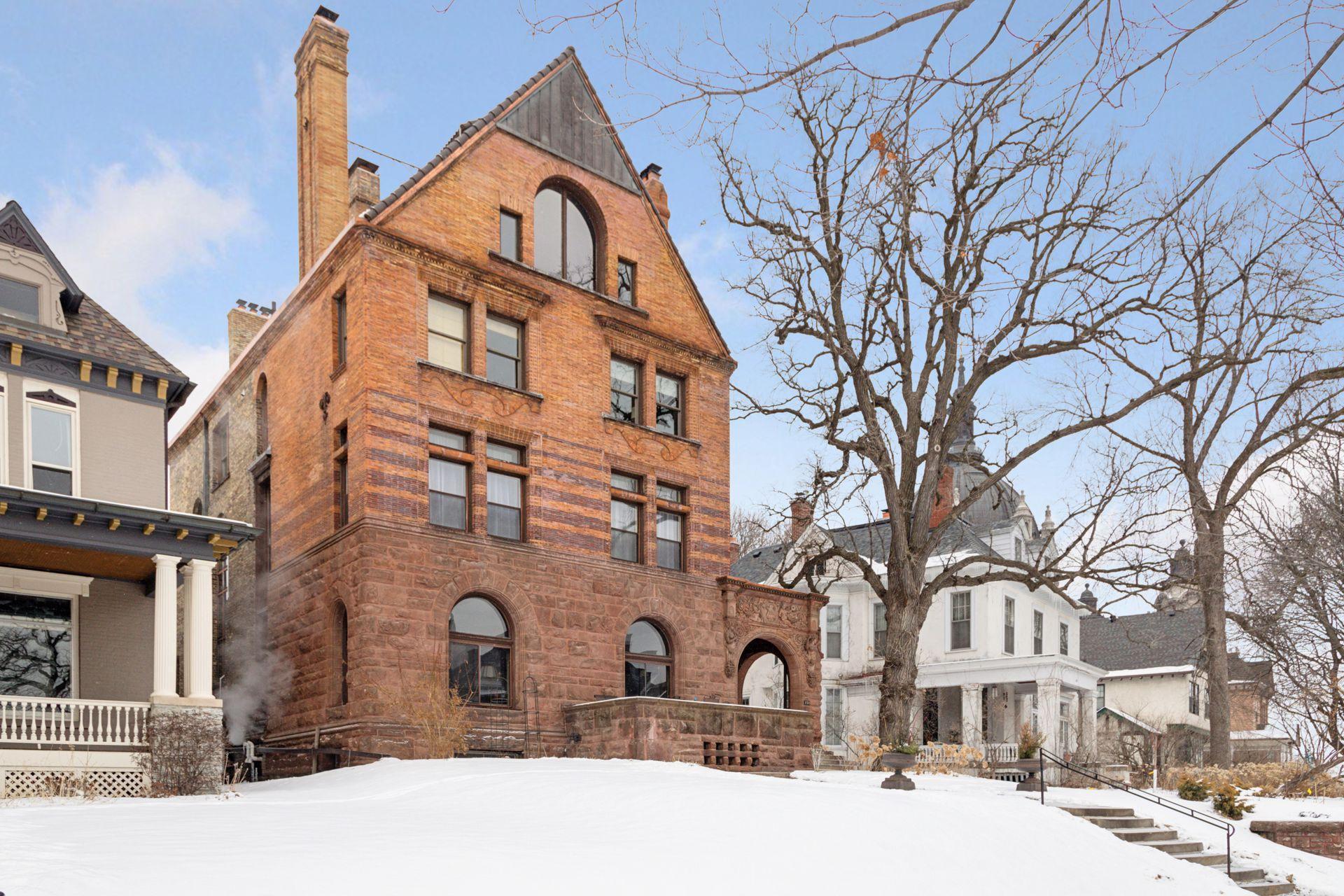 251 Summit Avenue 3