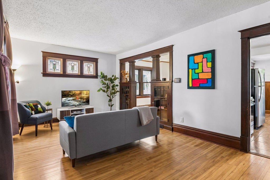 Photo of 1249 6th Street E, Saint Paul, MN 55106 (MLS # 7090620)