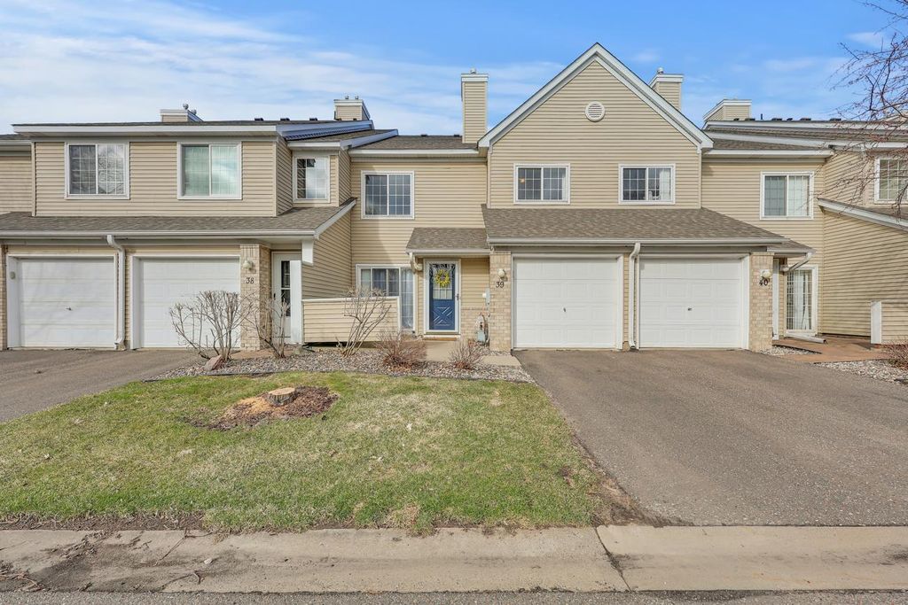 Photo of 2270 Ranchview Lane N #39, Plymouth, MN 55447 (MLS # 7069905)