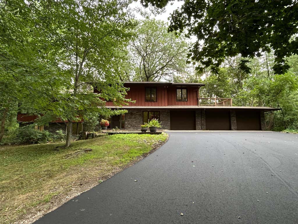 Photo of 34 N Oaks Road, North Oaks, MN 55127 (MLS # 7075590)