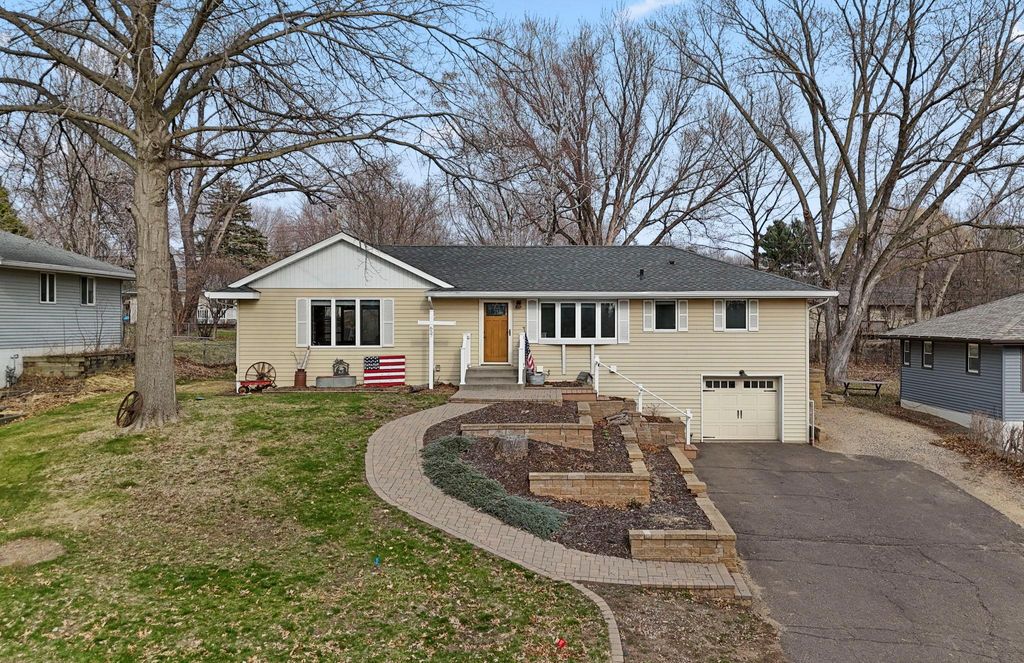Photo of 657 Granada Avenue N, Oakdale, MN 55128 (MLS # 7067169)