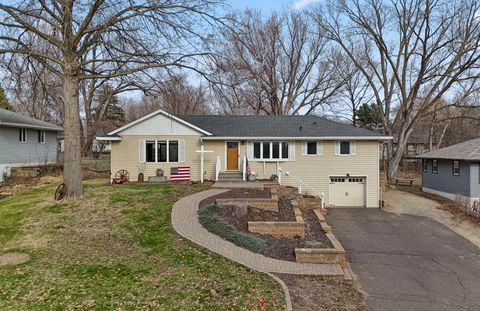 657 Granada Avenue N Oakdale MN 55128