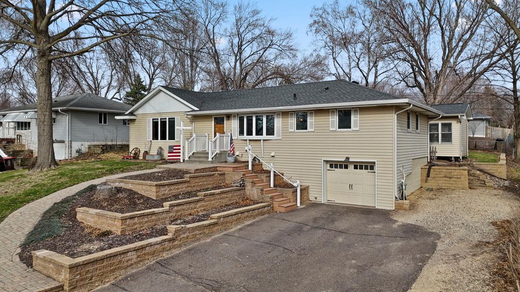 Photo of 657 Granada Avenue N, Oakdale, MN 55128 (MLS # 7067169)