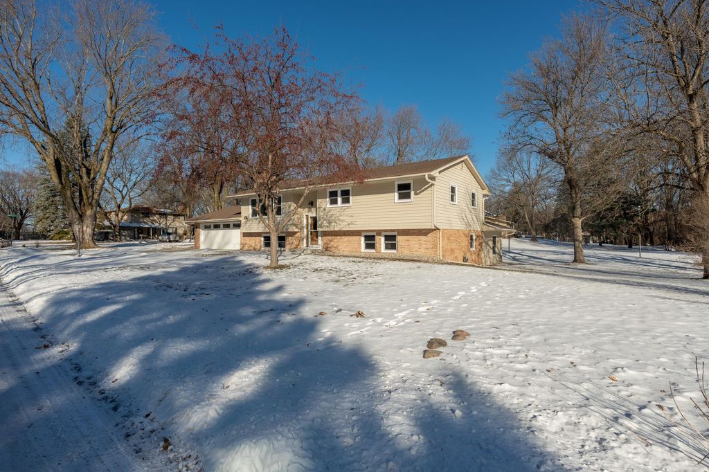 Photo of 300 Viking Drive, Mankato, MN 56001 (MLS # 7002526)