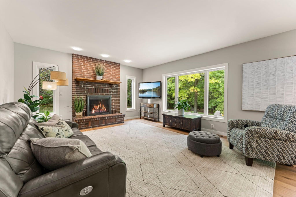 Photo of 940 Trail Court, Eagan, MN 55123 (MLS # 7144467)