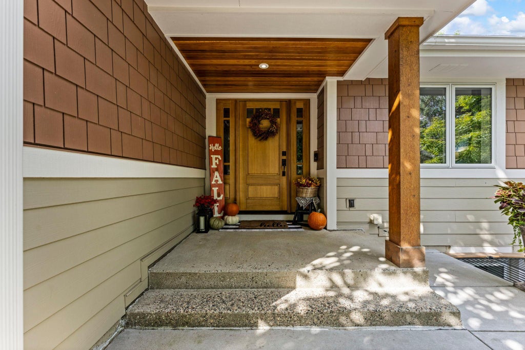 Photo of 940 Trail Court, Eagan, MN 55123 (MLS # 7144467)
