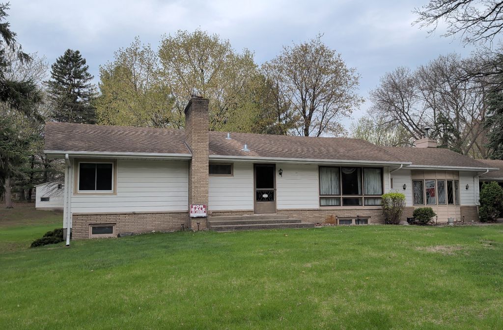 Photo of 1125 Oakview Lane N, Plymouth, MN 55441 (MLS # 7072821)