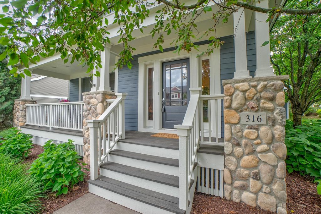 Photo of 316 Country Road, Stillwater, MN 55082 (MLS # 7088007)