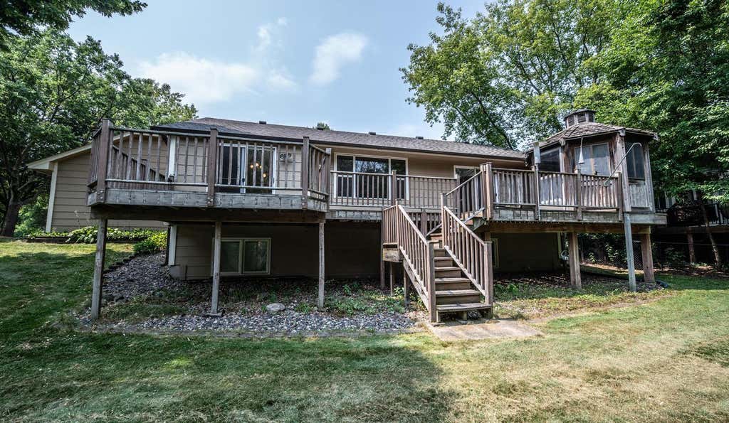 Photo of 17028 Glenwood Avenue, Lakeville, MN 55044 (MLS # 7115622)