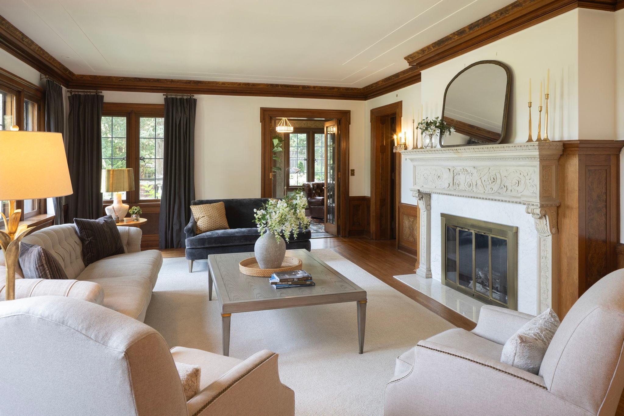 2740 W Lake Of The Isles Parkway