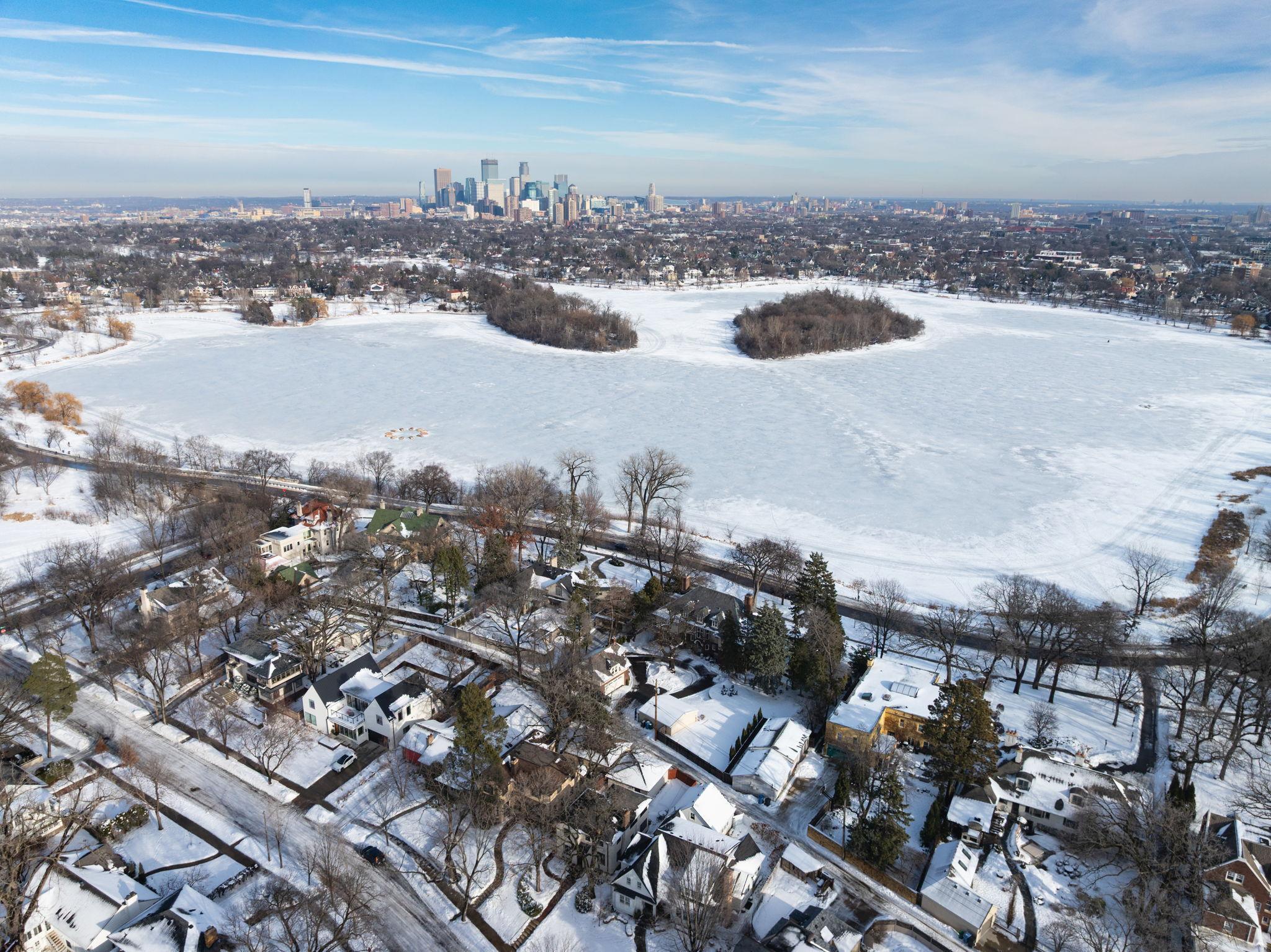 2740 W Lake Of The Isles Parkway